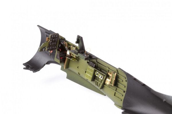 Eduard SS780 SBD-3 FLYHAWK 1/72