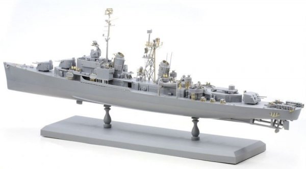 Dragon 1045 U.S.S. Frank Knox DD-742 (1:350)
