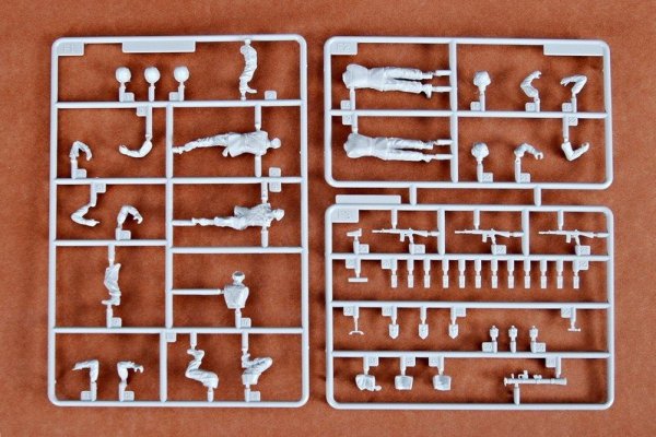 Trumpeter 00327 JGSDF Type 87 Reconnaissance Vehicle (1:35)