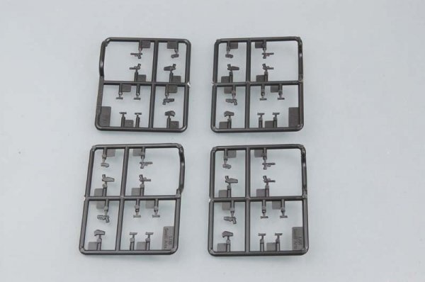 Trumpeter 00504 M9 World Pistol Selections 1/35
