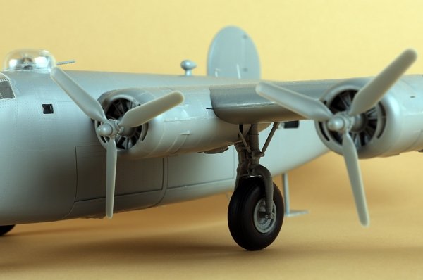 Hobby Boss 81774 Consolidated B-24J Liberator 1/48