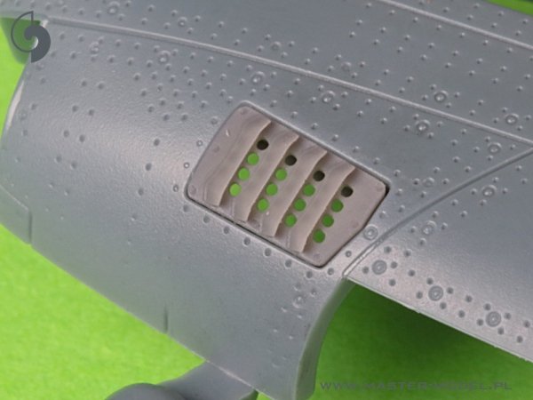 Master AM-72-176 P-51 Mustang - pokrywa wlotu powietrza do gaźnika - typ z żaluzjami dla RAF - wersja B (do modelu Eduard) 1/72