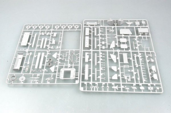 Trumpeter 01558 LAV III TUA (Tow-Under-Armour) (1:35)