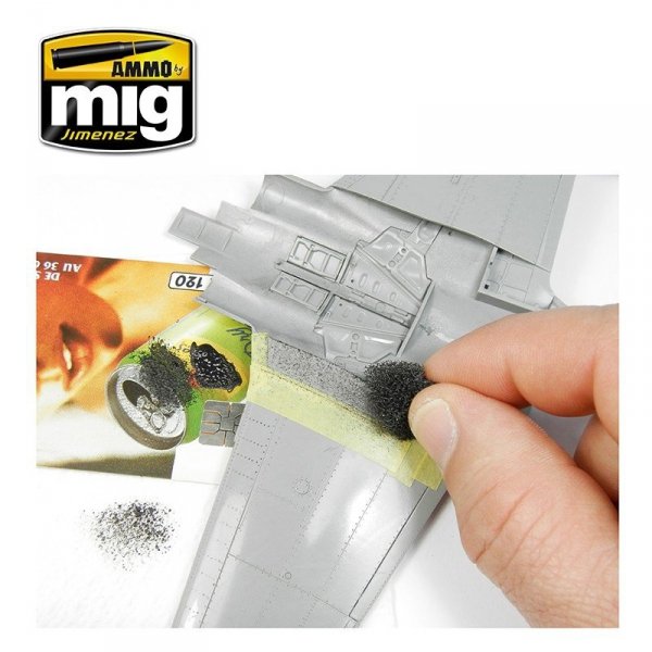 Ammo of Mig 2034 ANTI-SLIP PASTE - BLACK COLOR FOR 1/72 &amp; 1/48