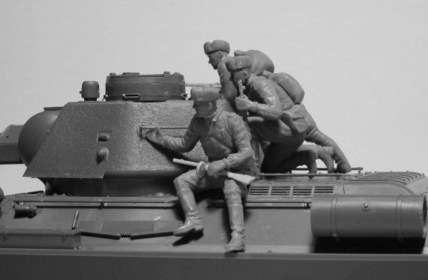 ICM 35640 Soviet Tank Riders (1943-1945) 4 figures 1/35