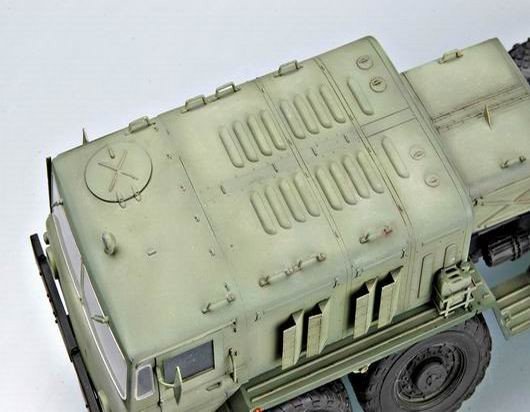 Trumpeter 00211 MAZ-537G intermediate type with MAZ/ChMZAP 5247G semi-trailer (1:35)