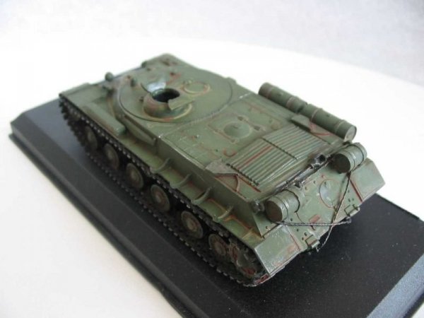 PST 72039 JS-2MT Armored Tow Tractor 1/72