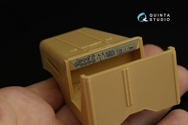 Quinta Studio QD35038 US White 666 3D-Printed &amp; coloured Interior on decal paper (Hobby Boss) 1/35