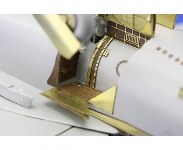 Eduard 48687 MiG-27 Flogger D exterior 1/48 Italeri