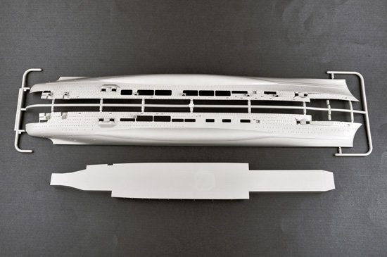Trumpeter 05628 German Navy Aircraft Carrier DKM Peter Strasser 1/350