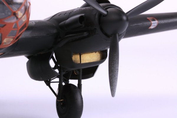 Eduard 48948 He 111H-3 bomb bay ICM 1/48