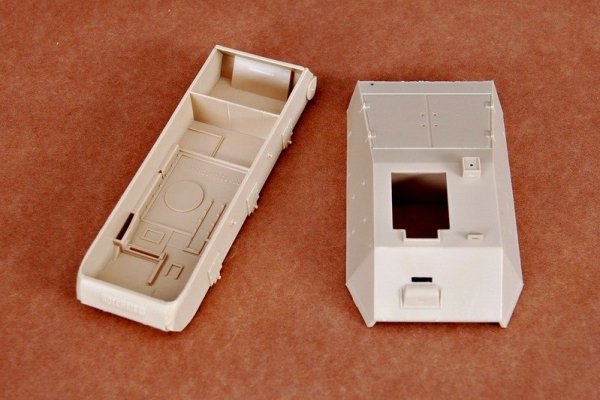 Trumpeter 00355 German 38(H) the artillery observation vehicle (1:35)