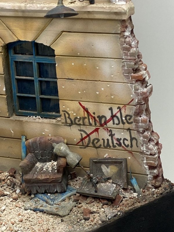RT-Diorama 35025 Diorama-Base: German Town House 1/35