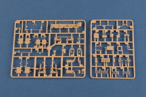 Hobby Boss 82952 15U175 TEL of RS-12M1 Topol-M ICBM complex 1/72