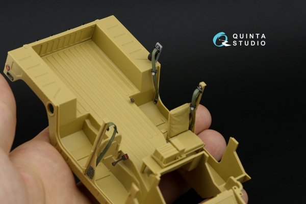 Quinta Studio QR35003 HUMVEE family belts, 3D-Printed &amp; coloured on decal paper (all kits) 1/35