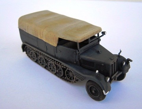 First to Fight PL041 Sd. Kfz. II Niemiecki Ciągnik Półgąsienicowy (1:72)