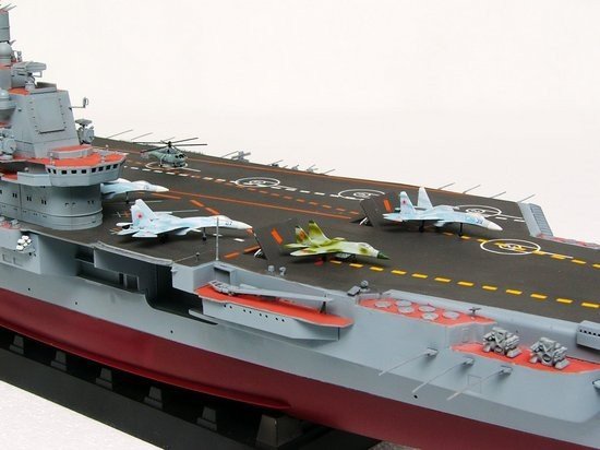 Trumpeter 05606 USSR Admiral Kuznetsov aircraft carrier 1:350