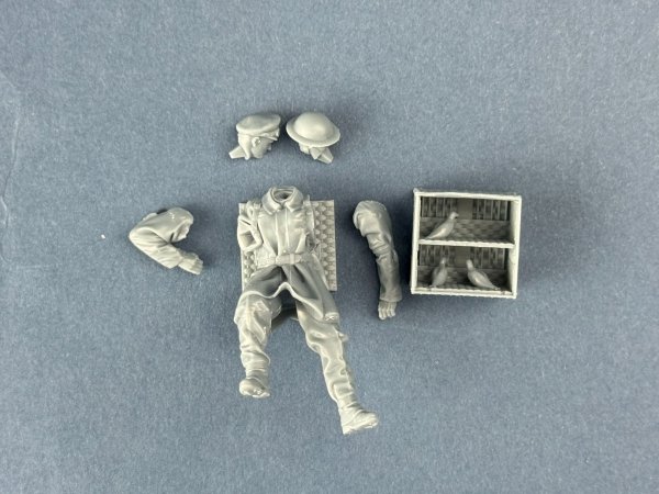 Copper State Models F35-060 British Dispatch Rider with a basket of pigeons ( Motorcycle not included) 1/35