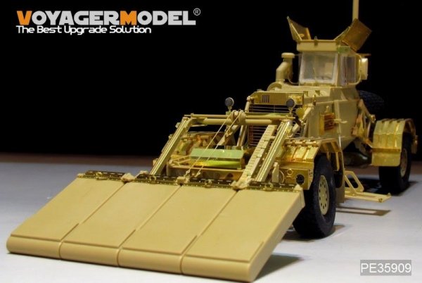 Voyager Model PE35909 Modern US Husky Mk.III Vehicle Mounted Mine Detector for PANDA 1/35