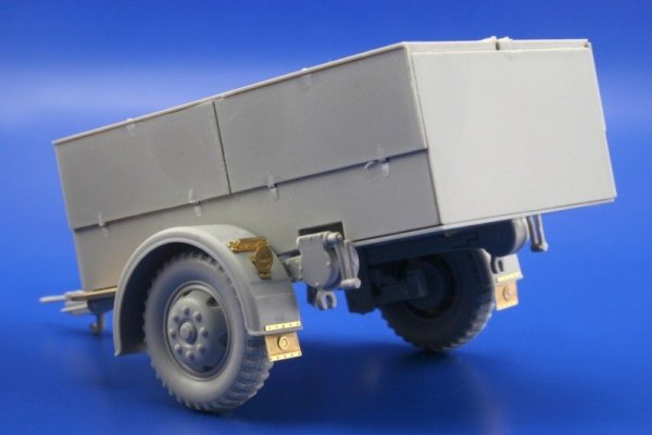 Eduard 36104 Sd. Kfz.7/2 (early) Flak 37 37mm 1/35 Trumpeter