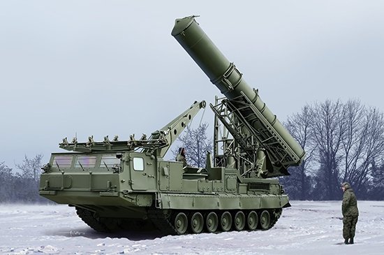 Trumpeter 09521 Russian S-300V 9A85 SAM 1/35