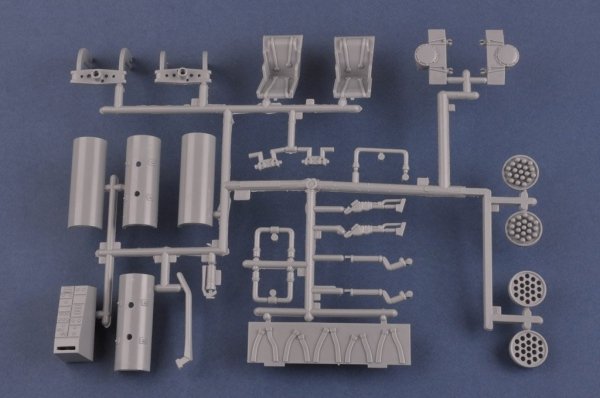 Hobby Boss 81806 UH-1 Huey B 1/18