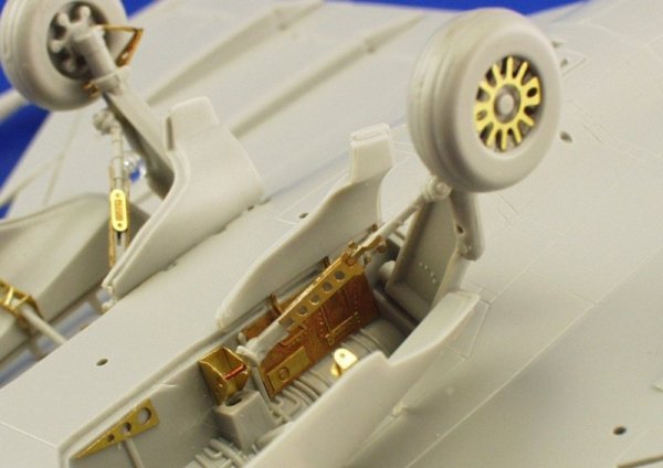 Eduard 49300 JAS-39 Gripen 1/48 Italeri