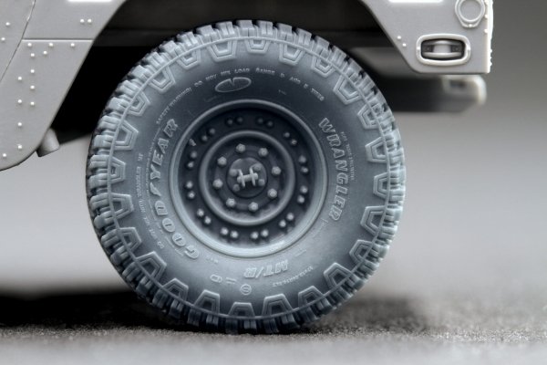 ScaleX WM 35001 HMMWV MT/R 24-bolt Ordinary wheel set (Academy, ICM) 1/35