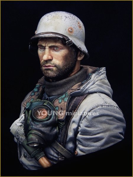 Young Miniatures YM1849 German Motorcyclist East Front WWII 1/10