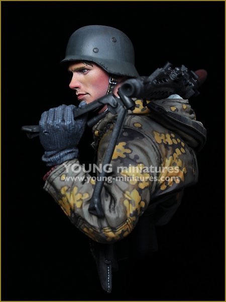 Young Miniatures YM1882 German Machine Gunner Eastern Front WWII 1/10