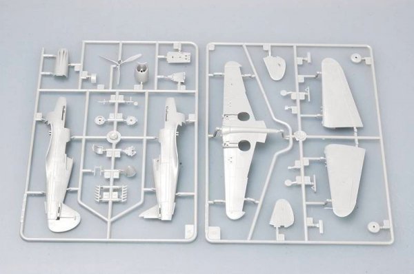 Trumpeter 01632 P-40B/C Warhawk (1:72)