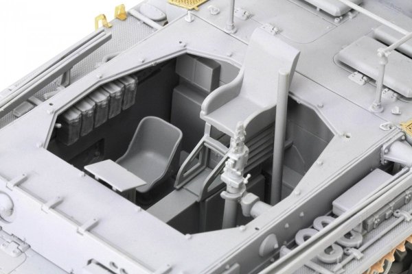 Dragon 6901 DAK Pz.Bef.Wg.III Ausf.H (1:35)