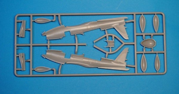 Dora Wings 72005 Bell P-63E-1-BE Kingcobra 1/72