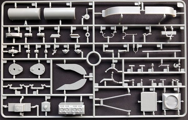 Thunder Model 35400 Russian ChTZ S60 Stalinetz 1/35