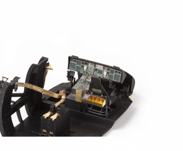 Eduard FE1517 MH-60L ICM 1/48