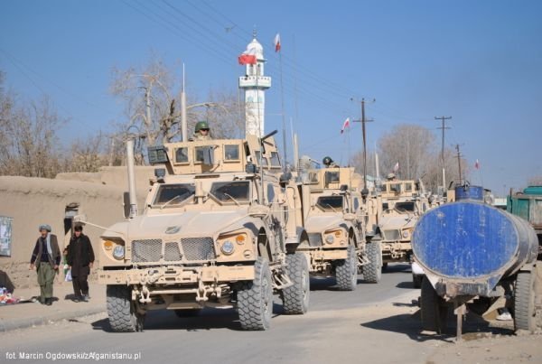 Toro 35D50 Pojazdy Wojsko Polskie w misjach zagranicznych cz. 2 1/35