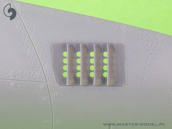 Master AM-32-138 P-51 Mustang - pokrywa wlotu powietrza do gaźnika - typ z żaluzjami dla RAF - wersja B (do modelu Tamiya) 1/32