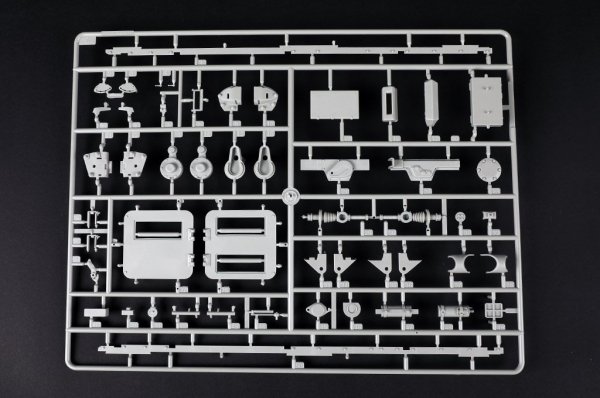 Trumpeter 00947 Germany III Assault Gun Type G Late Model (2 in 1) 1/16