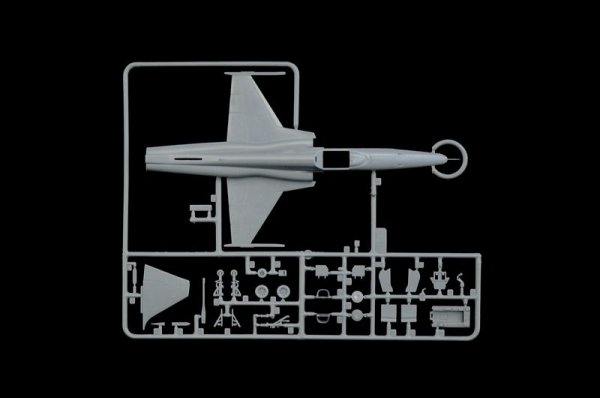 Italeri 1363 F-5E/N Tiger II (1:72)