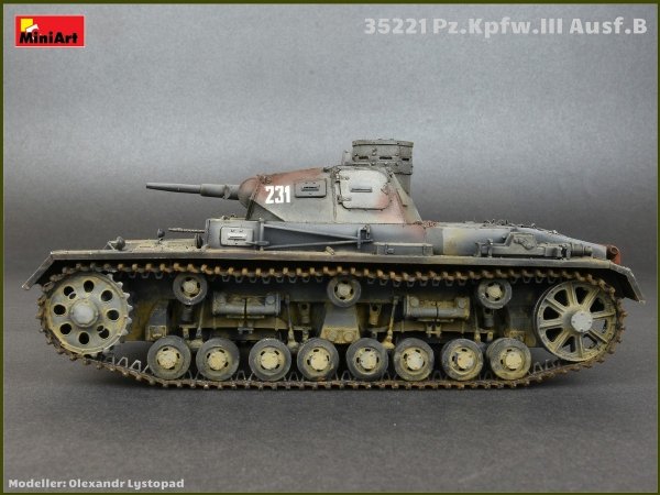 MiniArt 35221 Pz.Kpfw.III Ausf.B w/Crew 1/35