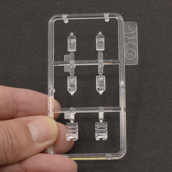 AK Interactive AK35018 BOTTLES &amp; CANS 1/35