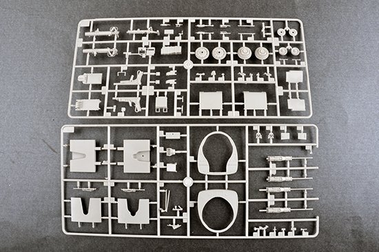 Trumpeter 03221 F-100C Super Sabre 1/32