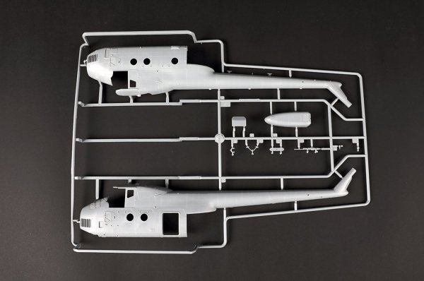 Trumpeter 05817 Mi-4A Hound 1/48