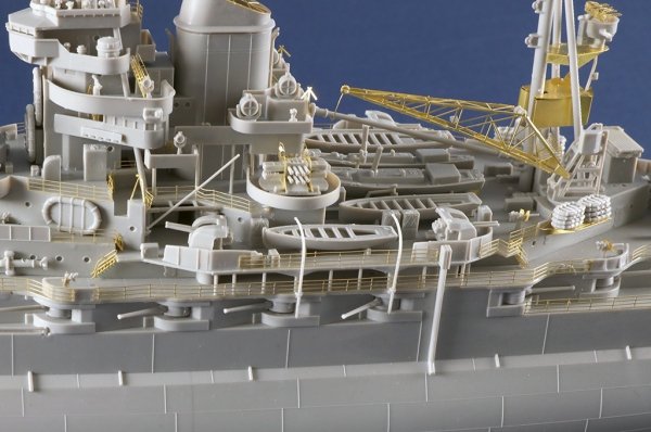 Trumpeter 05379 HMS Resolution 1/350