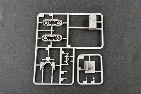 Trumpeter 07112 Russian ChTZ S-65 Tractor 1/72