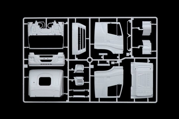 Italeri 3869 IVECO Stralis Active Space (1:24)