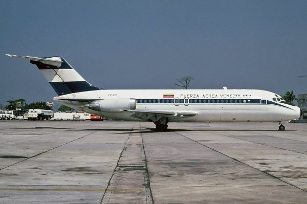 Fly 14410 DC 9-15 Fuerza Aerea Venezolana (1:144)