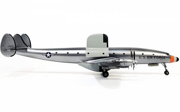 Academy 12637 USAF EC-121 Warning Star 1/144