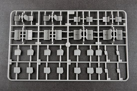 Trumpeter 05813 DC-3 CNAC 1/48