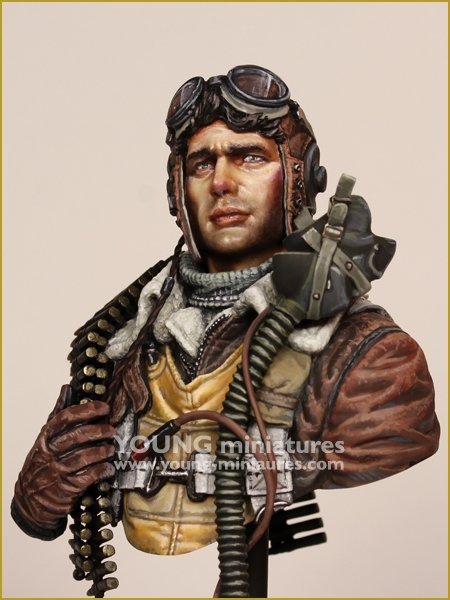 Young Miniatures YM1894 B-24 GUNNER USAAF WWII 1/10